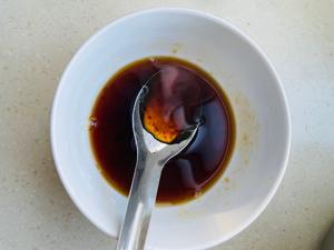 糖醋黑白菜（白菜炒木耳）的做法 步骤5