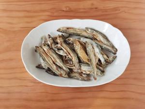 下饭菜｜香辣小鱼干的做法 步骤1