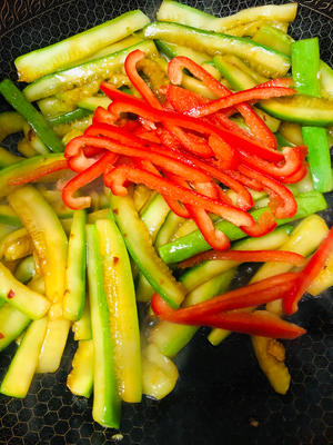 纯素美食｜干锅西葫芦条的做法 步骤14