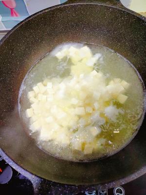 宝宝夏季开胃 鲜虾豆腐羹清淡鲜嫩又补钙（适合一岁以上婴幼儿辅食）虾仁鸡蛋青菜羹的做法 步骤4