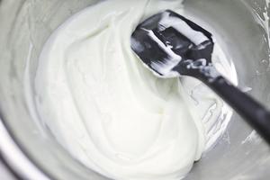 红丝绒海盐奶盖卷/?草莓乳酪奶盖卷的做法 步骤25