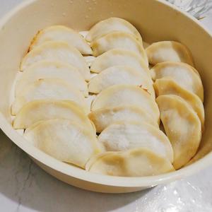 【脆皮香煎饺子】早餐下午茶点心的做法 步骤5