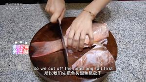 年夜饭菜单--豉油蒸东星斑 / 孔雀开屏蒸鱼的做法 步骤2