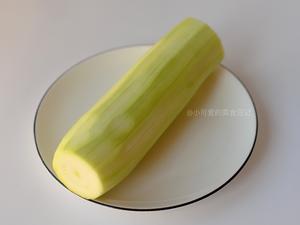 【凉拌西葫芦丝-丝竹盛宴】花样年夜饭 08的做法 步骤1
