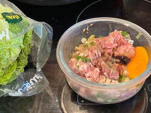 年夜饭白菜肉卷（生酮友好）的做法 步骤1