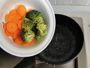 好吃到舔盘子的日式寿喜牛丼饭的做法 步骤2