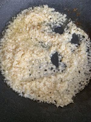 蒜蓉小龙虾（拌面）超级简单的做法 步骤6