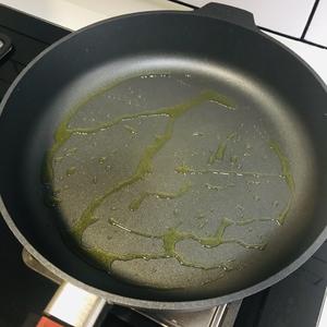 芹菜叶鸡蛋饼～低脂减肥蔬菜饼的做法 步骤6