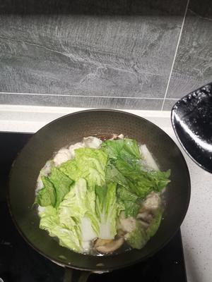 超低卡美味减肥餐-香菇白菜鸡肉丸子汤的做法 步骤8