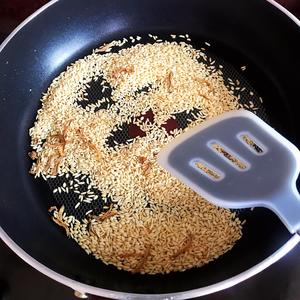 刮脂！健脾祛湿！炒米养生茶的做法 步骤1