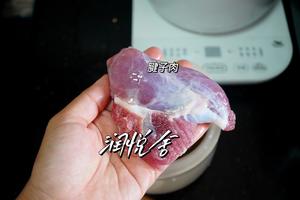 清喉利咽、润肺止咳 虎乳菌橄榄雪梨瘦肉汤的做法 步骤5