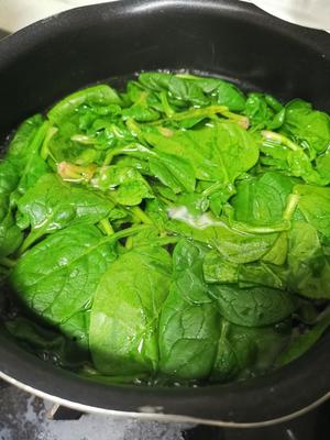 营养补血菠菜猪肝汤的做法 步骤3