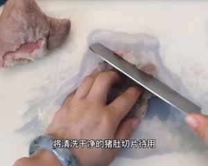 夏季养生必备美白清热养胃肚片汤（ 附猪肚洗后绝对无异味小妙招）的做法 步骤3