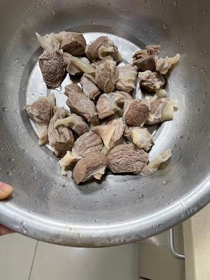 护心肉炖白萝卜汤～简单清肺去火的做法 步骤3