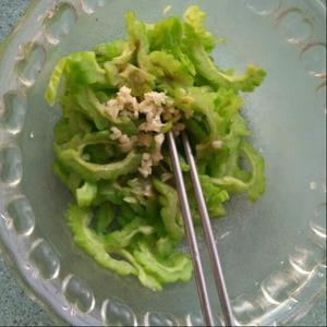 清热去火的夏季小菜——清拌苦瓜的做法 步骤4