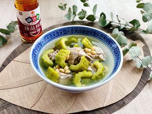 苦瓜黄豆猪骨汤，清热解暑，夏天喝一碗，清爽不油腻的做法 步骤9