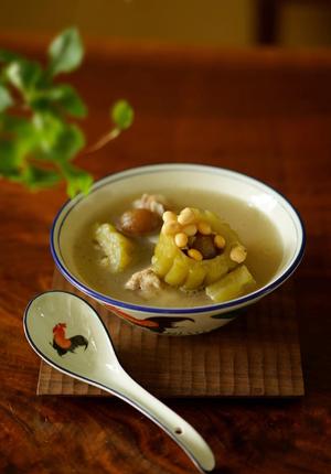 夏日清心苦瓜排骨汤，祛火毒祛油腻，简单快手的做法 步骤5