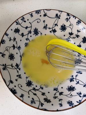 全职妈妈快手营养早餐 香煎鸡蛋饼 儿童早餐 宝宝辅食的做法 步骤1