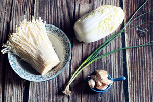 蒜蓉蒸金针菇娃娃菜【7月北鼎蒸炖锅食谱】的做法 步骤1