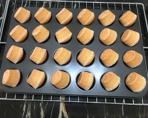 宝宝最爱的小纸杯蛋糕的做法 步骤15