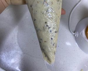 无添加宝宝零食虾片鲜虾饼附加果蔬脆饼的做法 步骤6