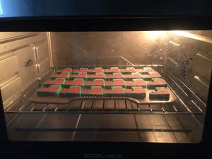 圣诞老人在我的袜子饼干中塞满了糖果的做法 步骤14