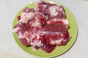 【孕妇食谱】山药玉米棒骨汤，鲜美不油腻，简单也美味～的做法 步骤1