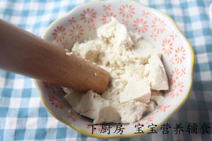 宝宝辅食【豆腐肉丸】柔软又好嚼的做法 步骤2