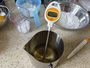 微古早蛋糕的做法 步骤5