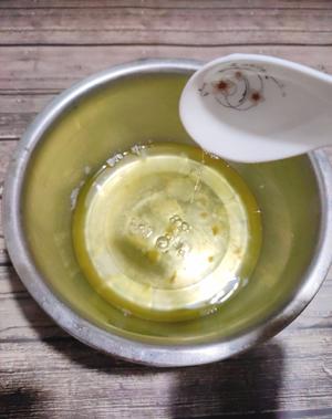 可可旋风蛋糕卷的做法 步骤8