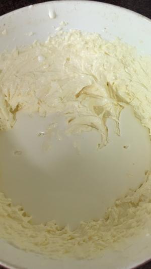 黄油奶油霜和老式牛油包的做法 步骤6