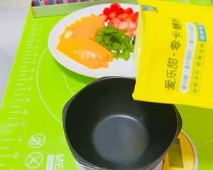 缤纷水果奶油杯子蛋糕的做法 步骤12