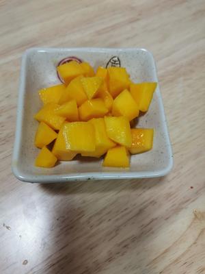 甜而不腻的?酸奶芒果布丁果冻的做法 步骤7