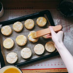 『香飘整栋楼』咸香的车达芝士司康饼|快速面包Quick Bread的做法 步骤10