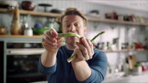 [Jamie Oliver]简易芦笋意式面疙瘩Easy Rustic Gnocchi的做法 步骤4