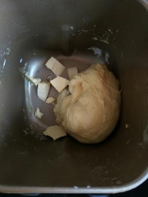 超像蛋糕的果酱奶酪酥粒面包的做法 步骤2