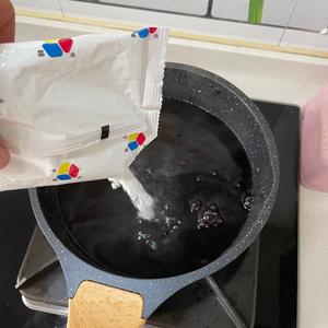 春日限定～桑葚撞奶的做法 步骤9