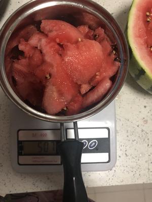 西瓜果冻白凉粉版的做法 步骤1
