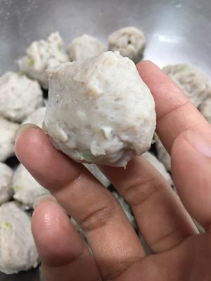 一次成功的猪肉丸的做法 步骤8
