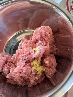 猪肉小葱馅儿的做法 步骤6