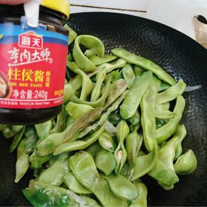 冬日美食|东北铁锅炖豆角排骨土豆（贴饼子一锅出）的做法 步骤18