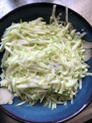 羊肉馅去膻提香的几个要点-适用于包子馅饺子馅的做法 步骤8