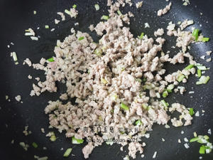 比大鱼大肉更受欢迎！嫩滑鲜美的肉末白玉菇的做法 步骤7