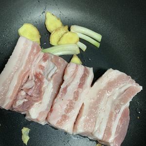 电饭煲白切肉五花肉最佳！宴客也是极好滴～的做法 步骤1