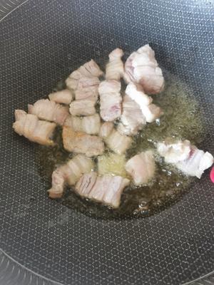 五花肉炖豆角的做法 步骤3