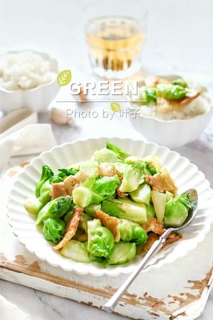 五花肉蒜蓉炒娃娃菜（儿菜）的做法 步骤1