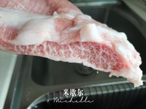 空气炸锅版-烤猪颈肉/五花肉/鸡中翅/排骨-一锅多用-香到舔手指的做法 步骤2