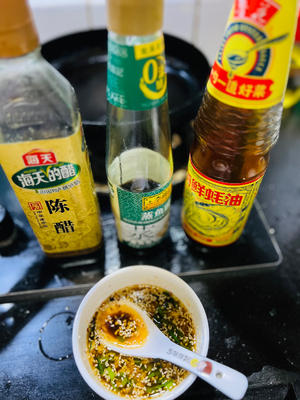 酸辣粉&五花肉粉丝煲的做法 步骤6