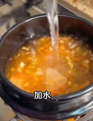 韩式豆腐汤 辣白菜豆腐汤套餐 五花肉炖辣白菜的做法 步骤5