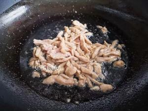 烂糊肉丝-大白菜加里脊肉烂糊糊的才好吃，原来成功就靠那3勺！的做法 步骤4